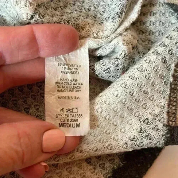 IMPRESSIONS LEOPARD WAFFLE KNIT TANK TOP CHARCOAL ROUND NECK AND HEM SIZE MEDIUM - Picture 5 of 5